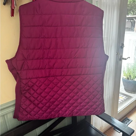 U.S. Polo Assn. Women's Maroon Quilted Vest - Picture 2 of 5
